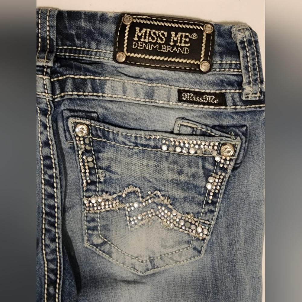 Miss Me Jean's straight legs - Picture 1 of 6